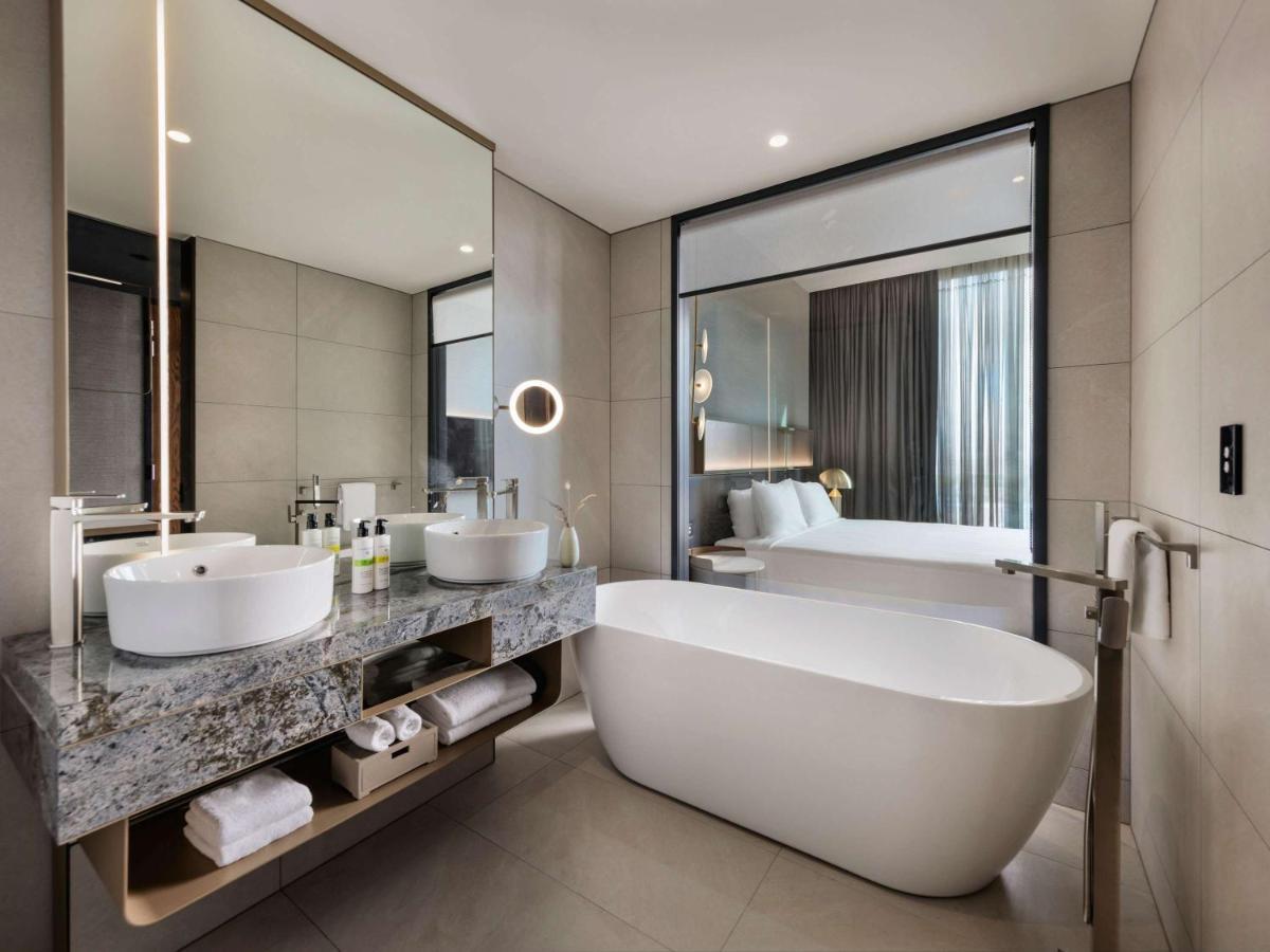 فندق Pullman Auckland Airport المظهر الخارجي الصورة Bathroom