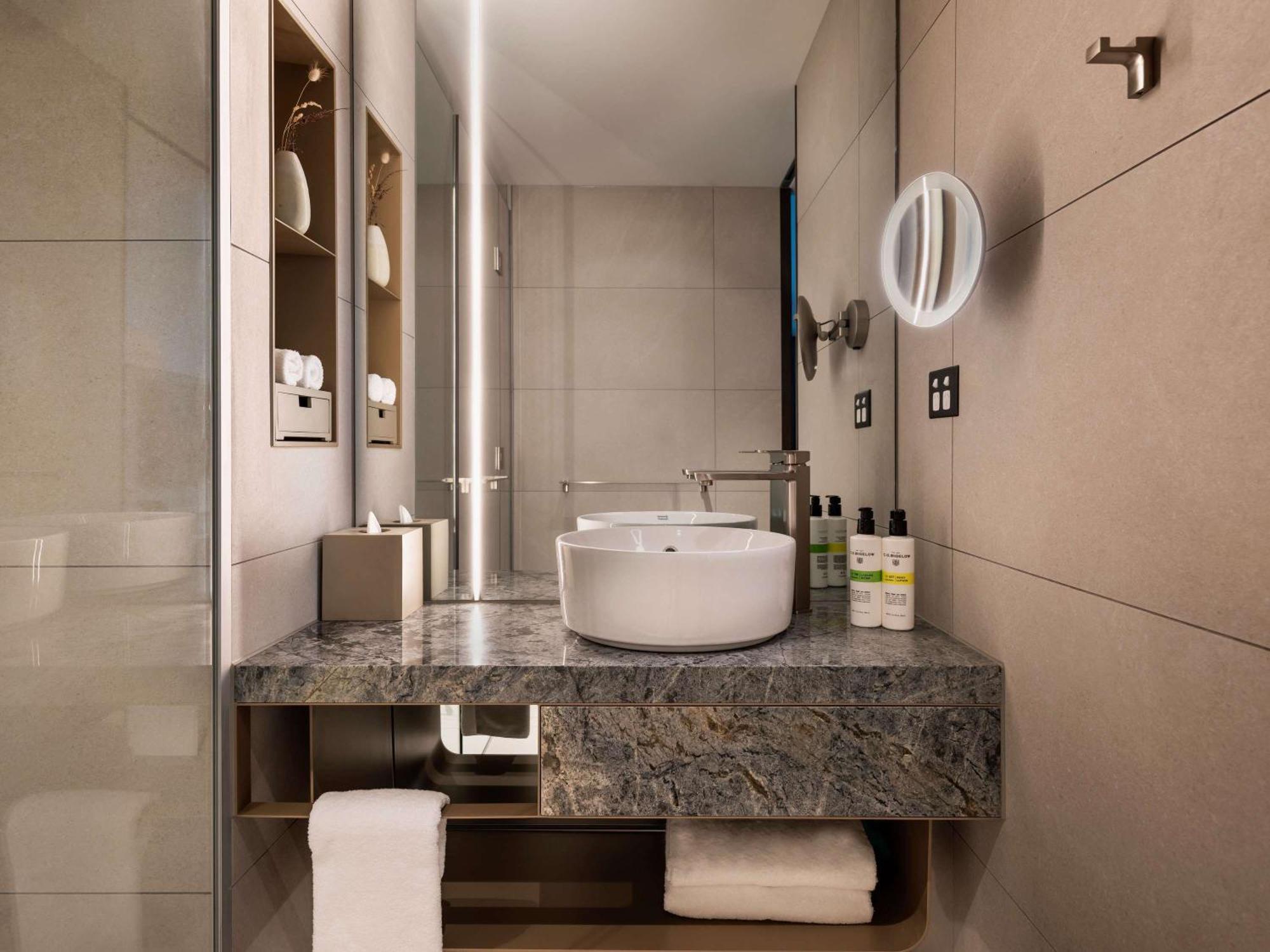 فندق Pullman Auckland Airport المظهر الخارجي الصورة Bathroom